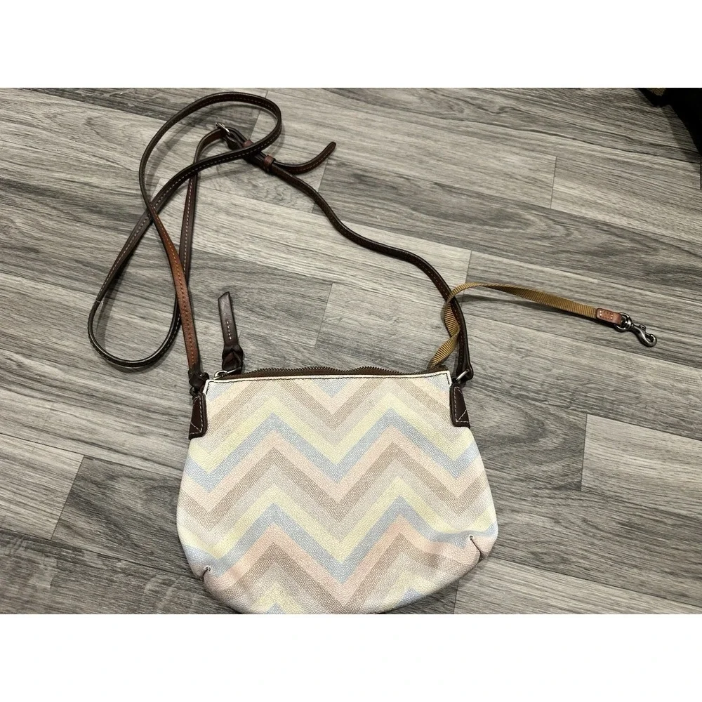 Dooney & Bourke Chevron Suki crossbody bag